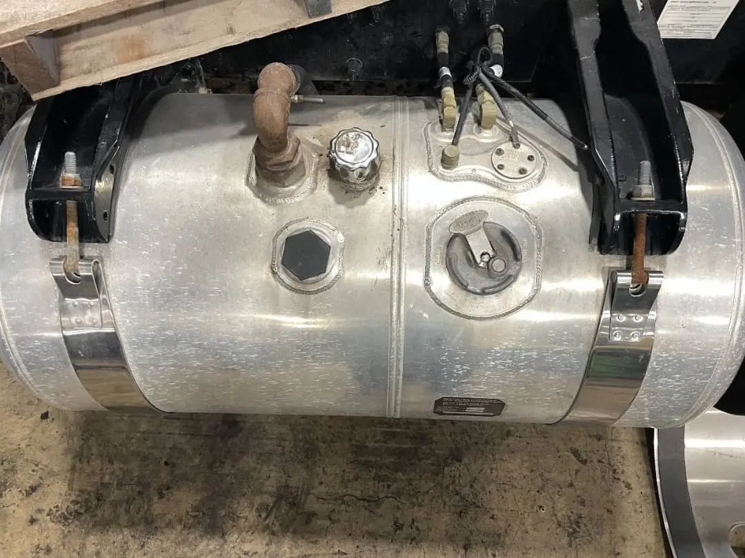Peterbilt Right/Passenger Fuel Tank