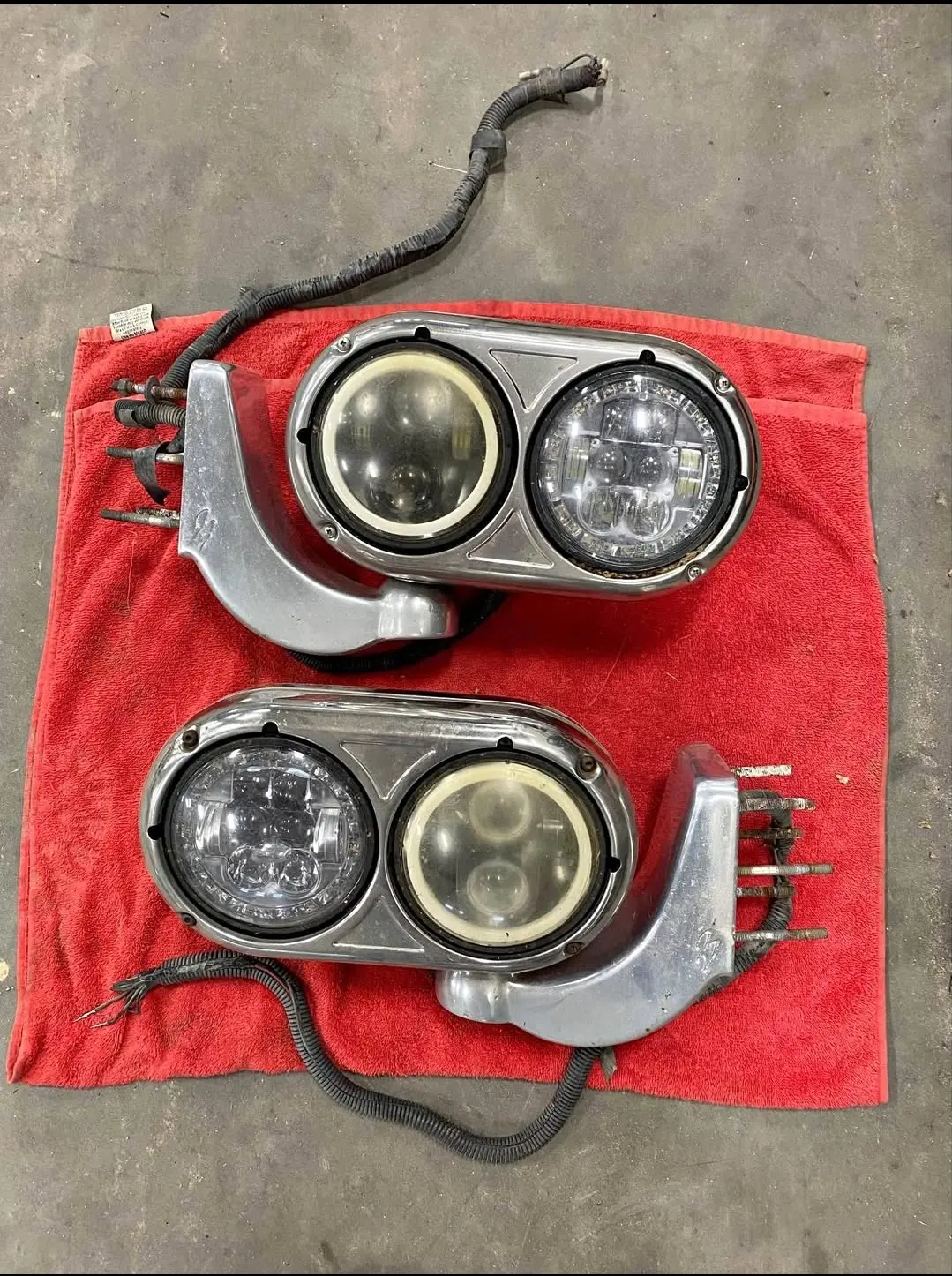 Peterbilt Headlights - come off a 389