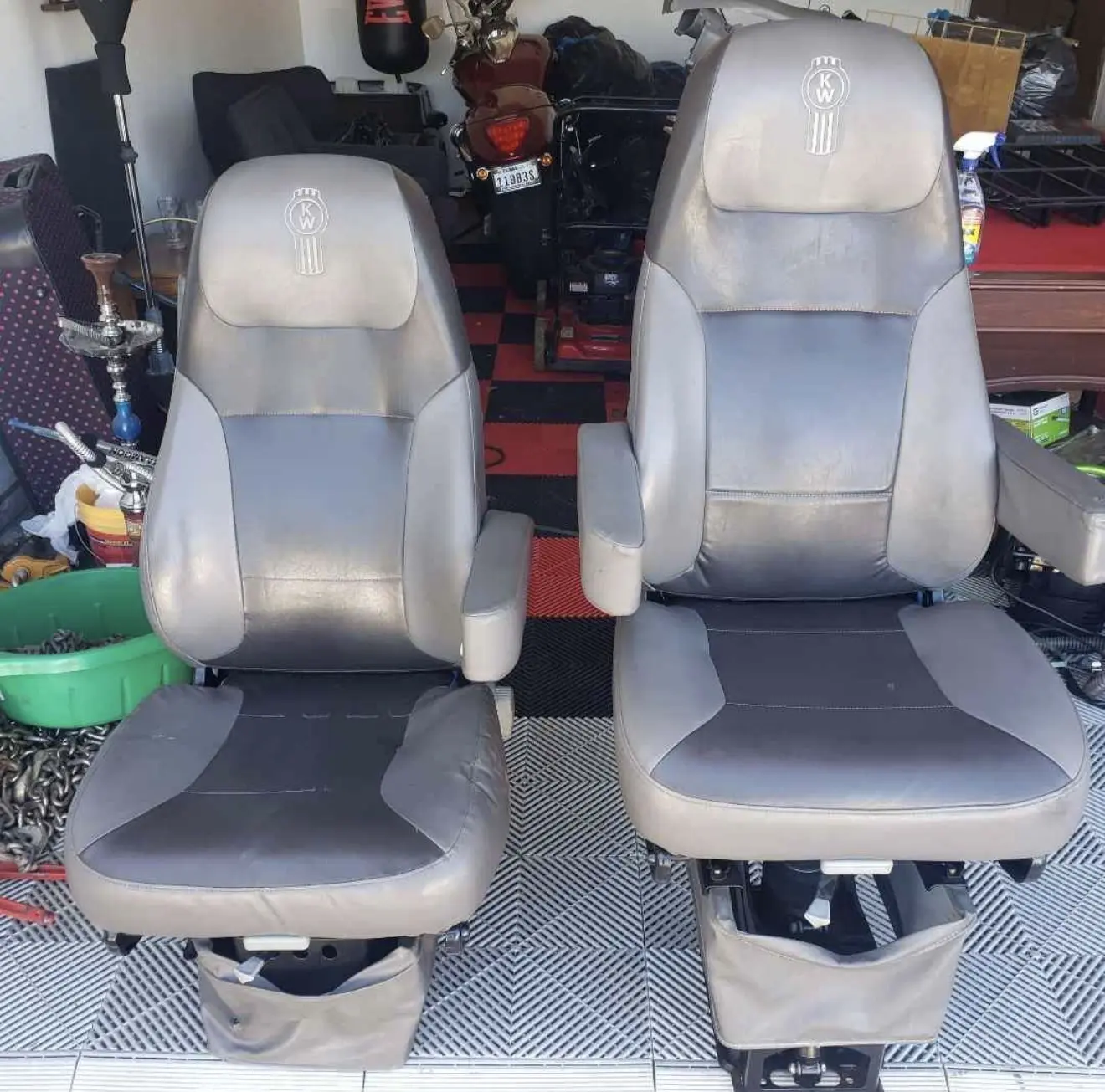Kenworth  Driver and passenger seats