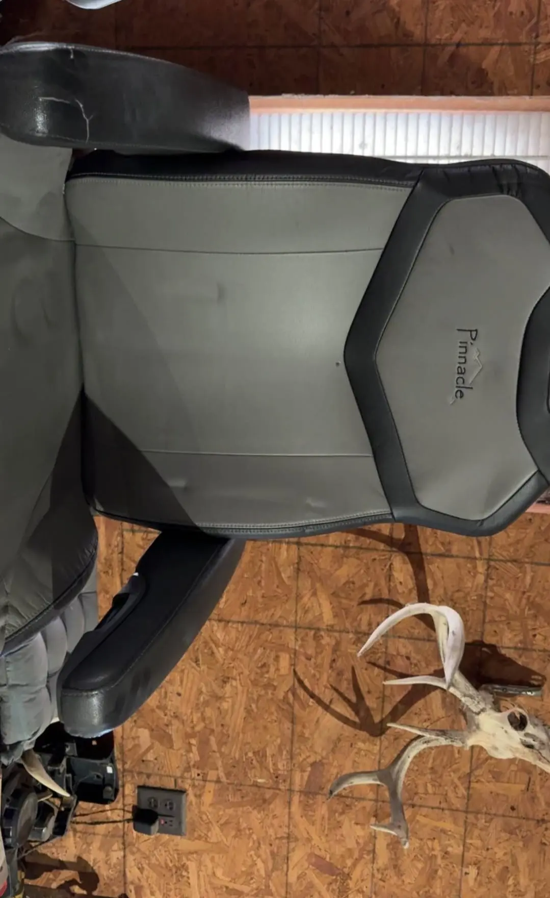 Pinnacle heated seat