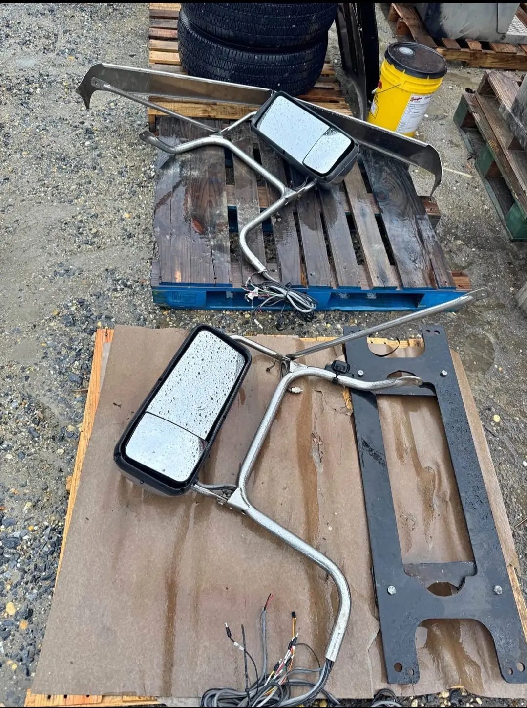 Peterbilt cab mounted mirrors