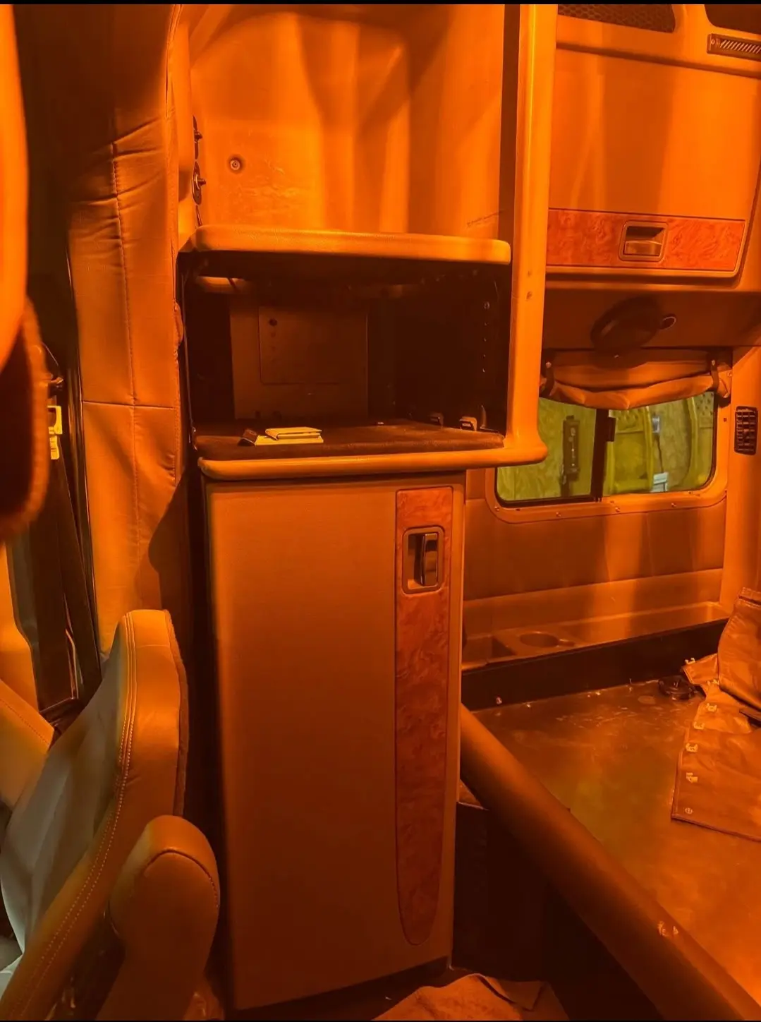 70" Peterbilt Sleeper