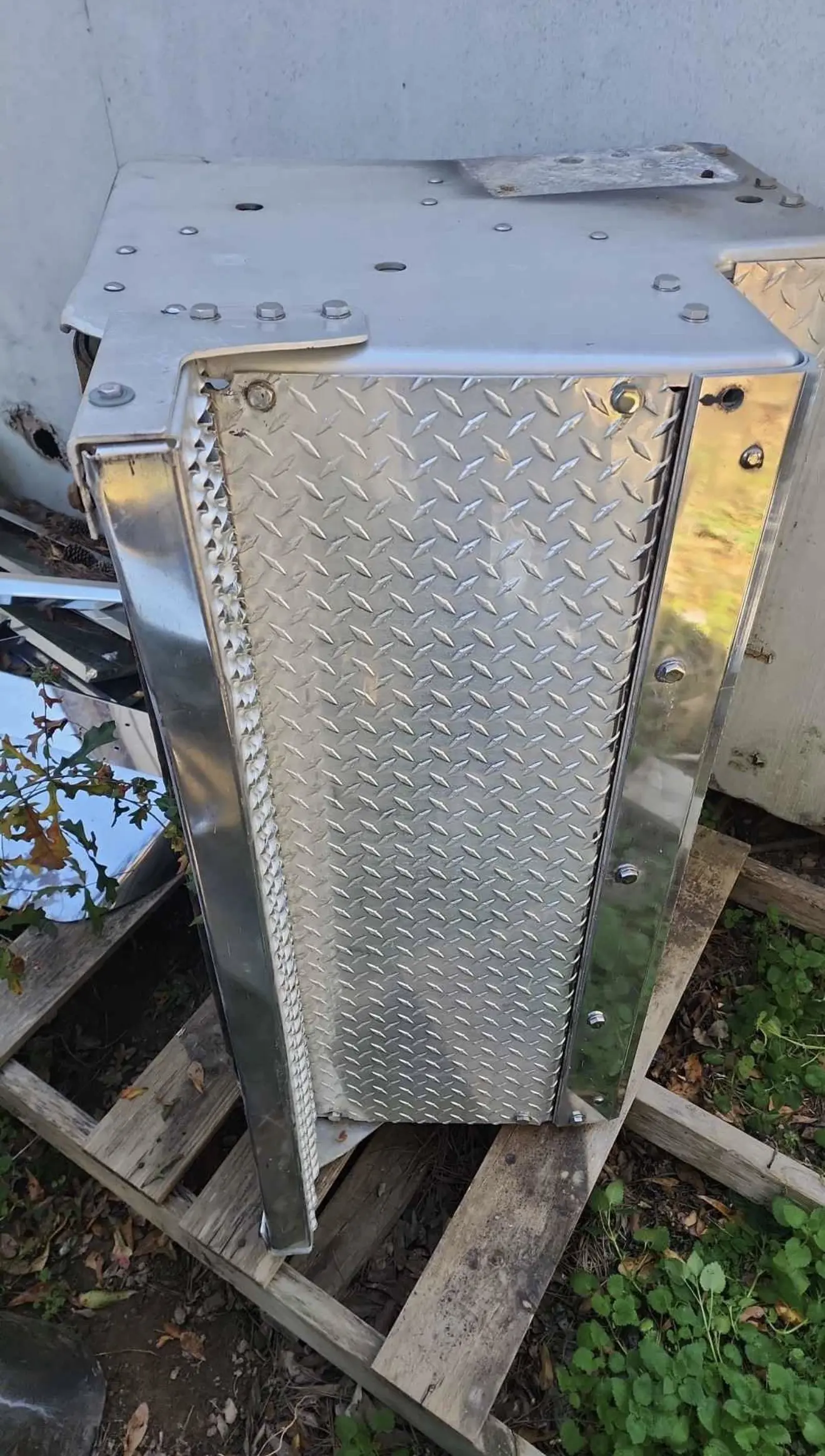 PETERBILT 389 DPF COVER