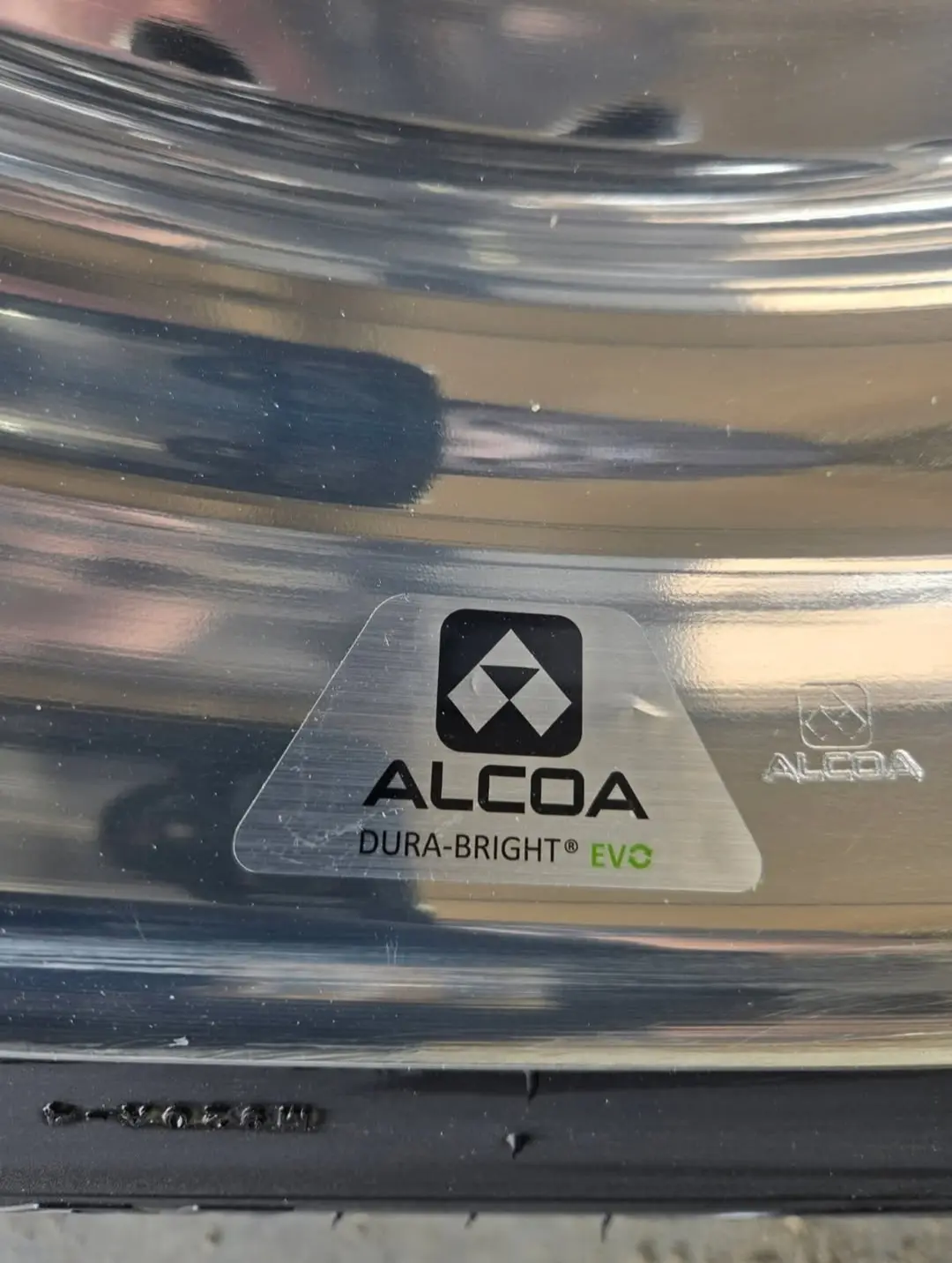 TOYO M920 DURA-BRIGHT Rims Peterbilt Kenworth Volvo Mack Freightliner