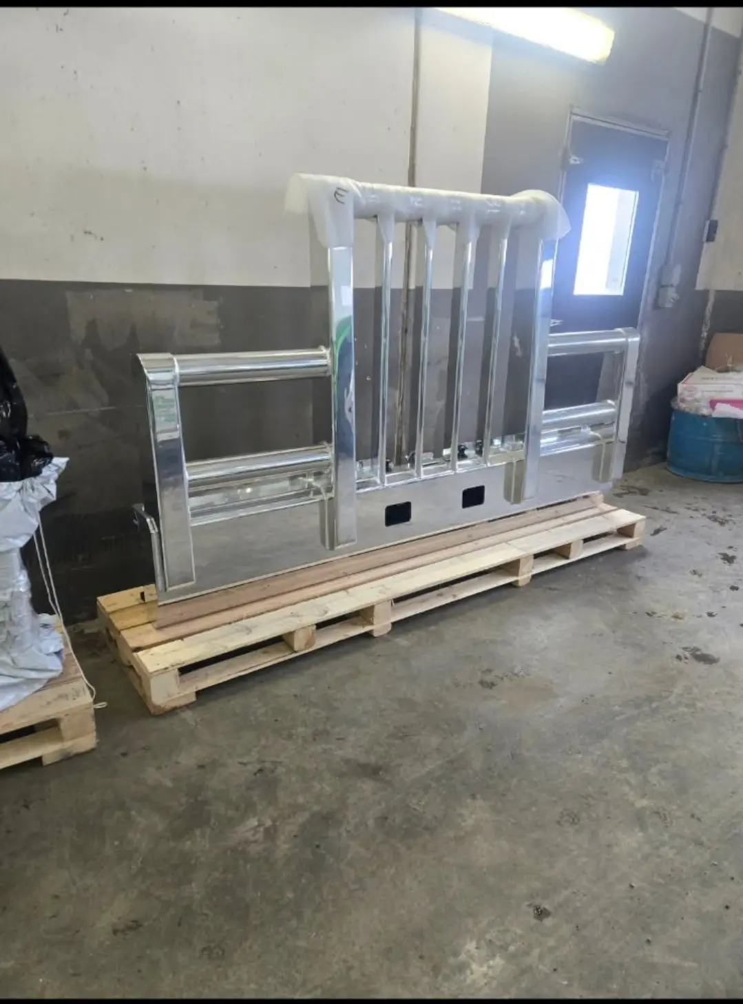 VERY RARE SUPER ROAD TRAIN for W900L for SALE