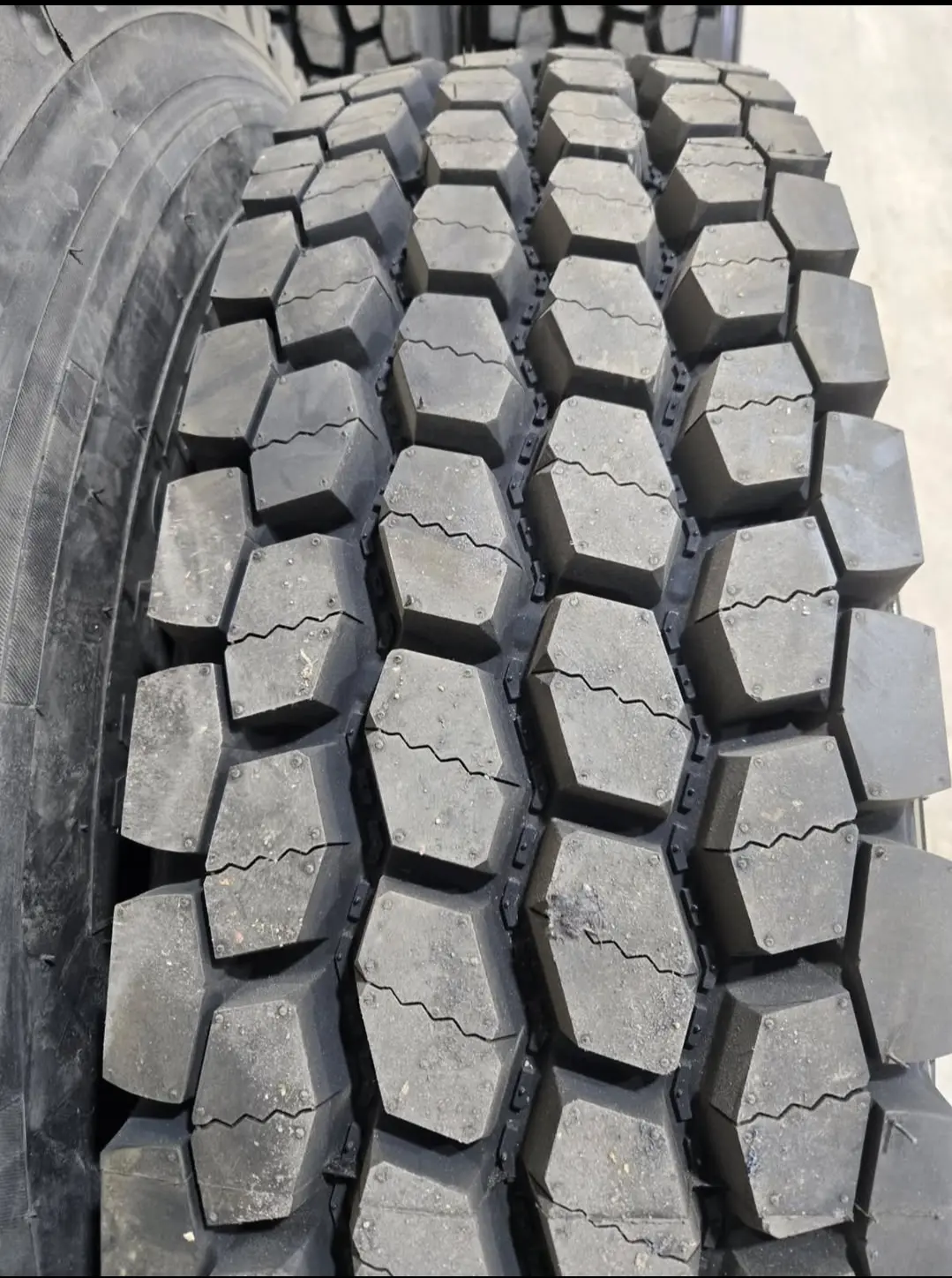 11R22.5 winter tires for Peterbilt Kenworth Mack Freightliner