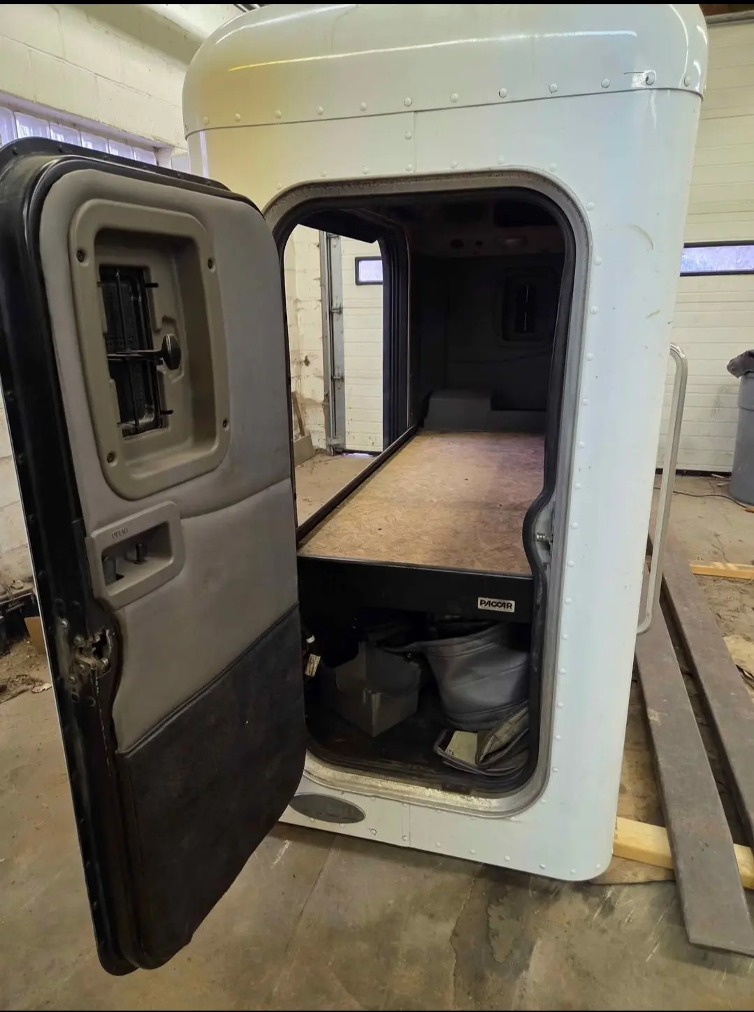 36in peterbilt unbuilt flattop sleeper