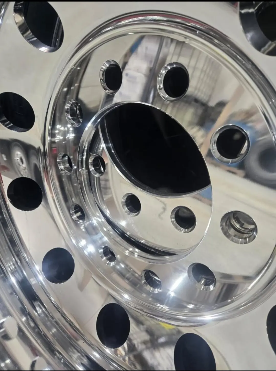 Stud Pilot (old style) Rims 11R22.5 Tires for Peterbilt Kenworth Mack Volvo International