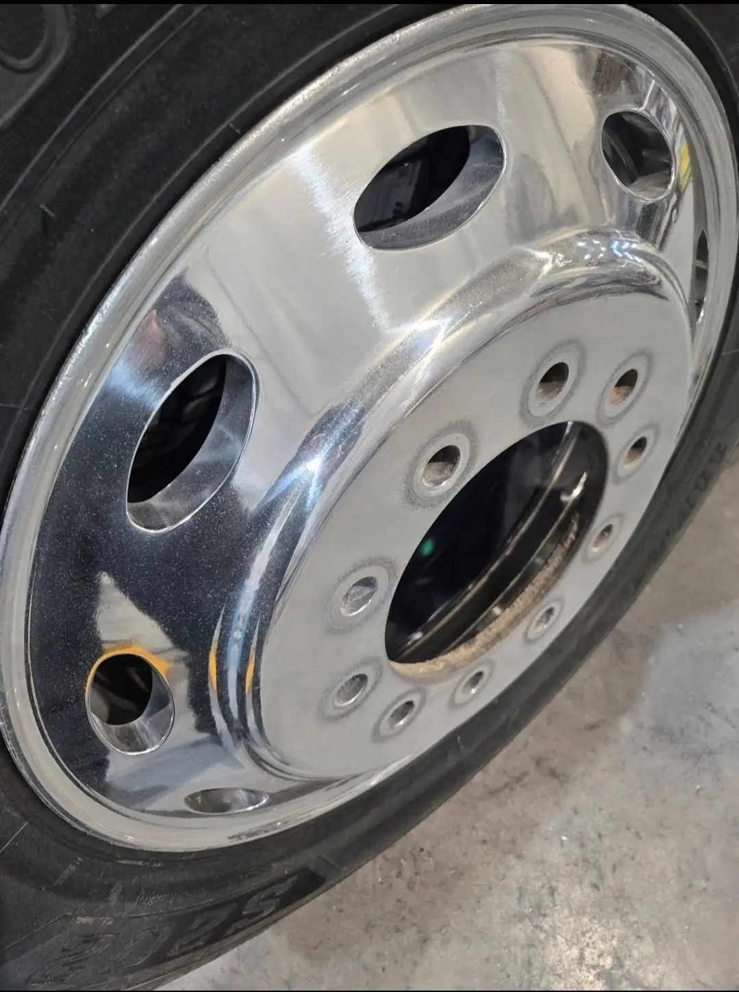 16 ply tires mounted on old style Peterbilt oval rims 11R24.5